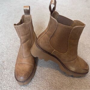 Vodvob Tan Ankle Boots
